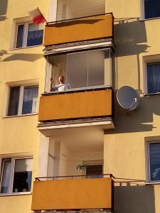 zabudowa balkonu, bezramnowa, copal, allusystem, osłona balkonu, aluminium, malowanie proszkowe, szkło hatrowane, PIła, wielkopolska, www.allusystem.pl
